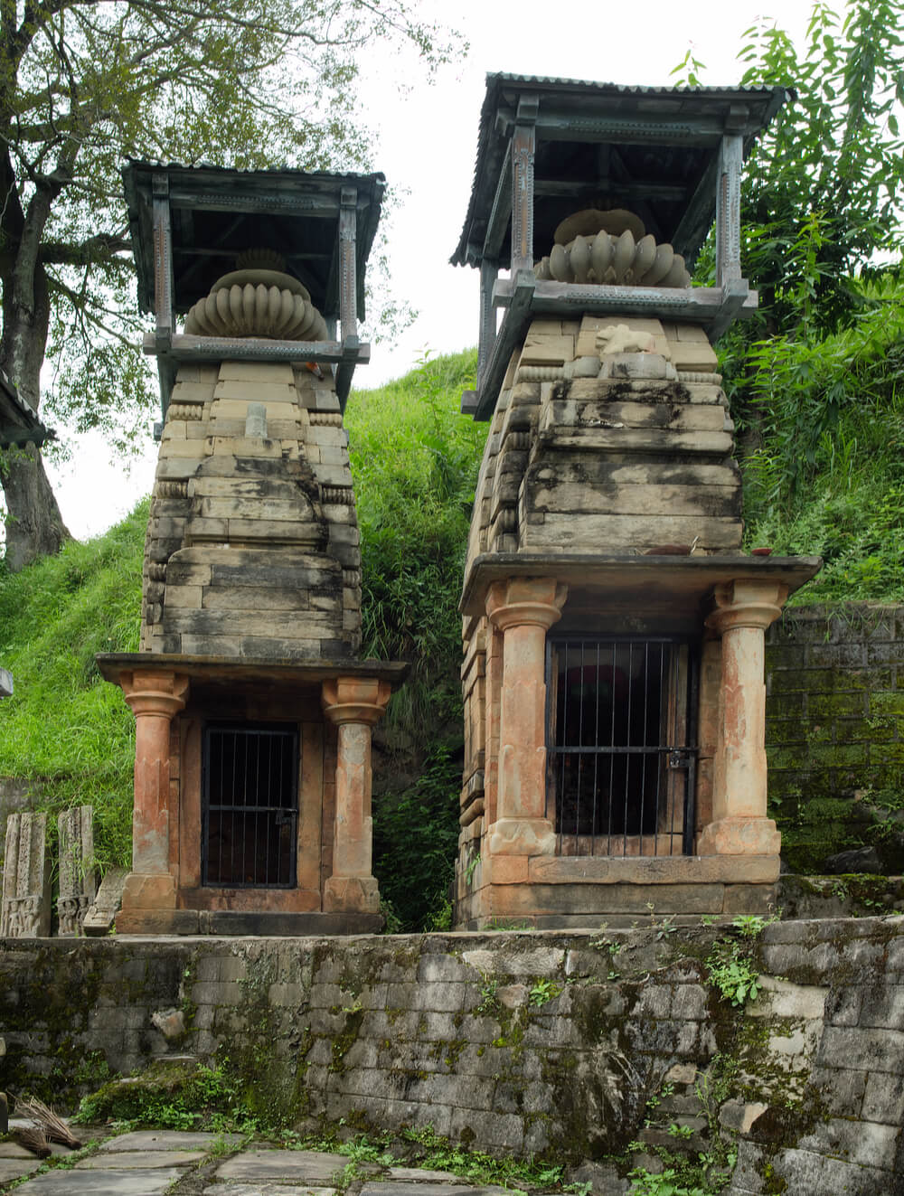 Temples near Trinetra Mahadeva