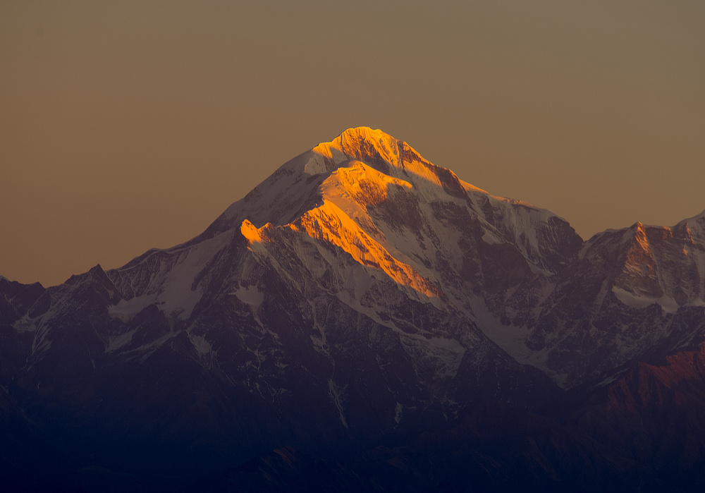 Early morning light on Trishul peak. It’s only for moments like these that I can get out of my bed in the morning on winters.